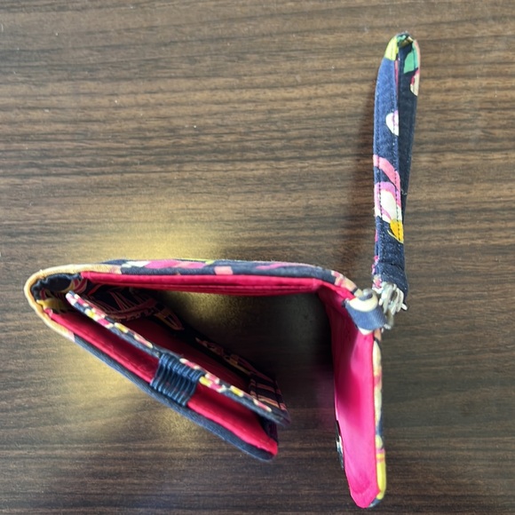 Vera Bradley small wallet with wristlet strap - Picture 3 of 4